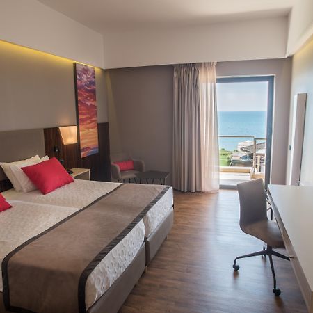 色雷斯温德姆华美达广场酒店 亚历山德鲁波利斯 外观 照片 A room at the hotel