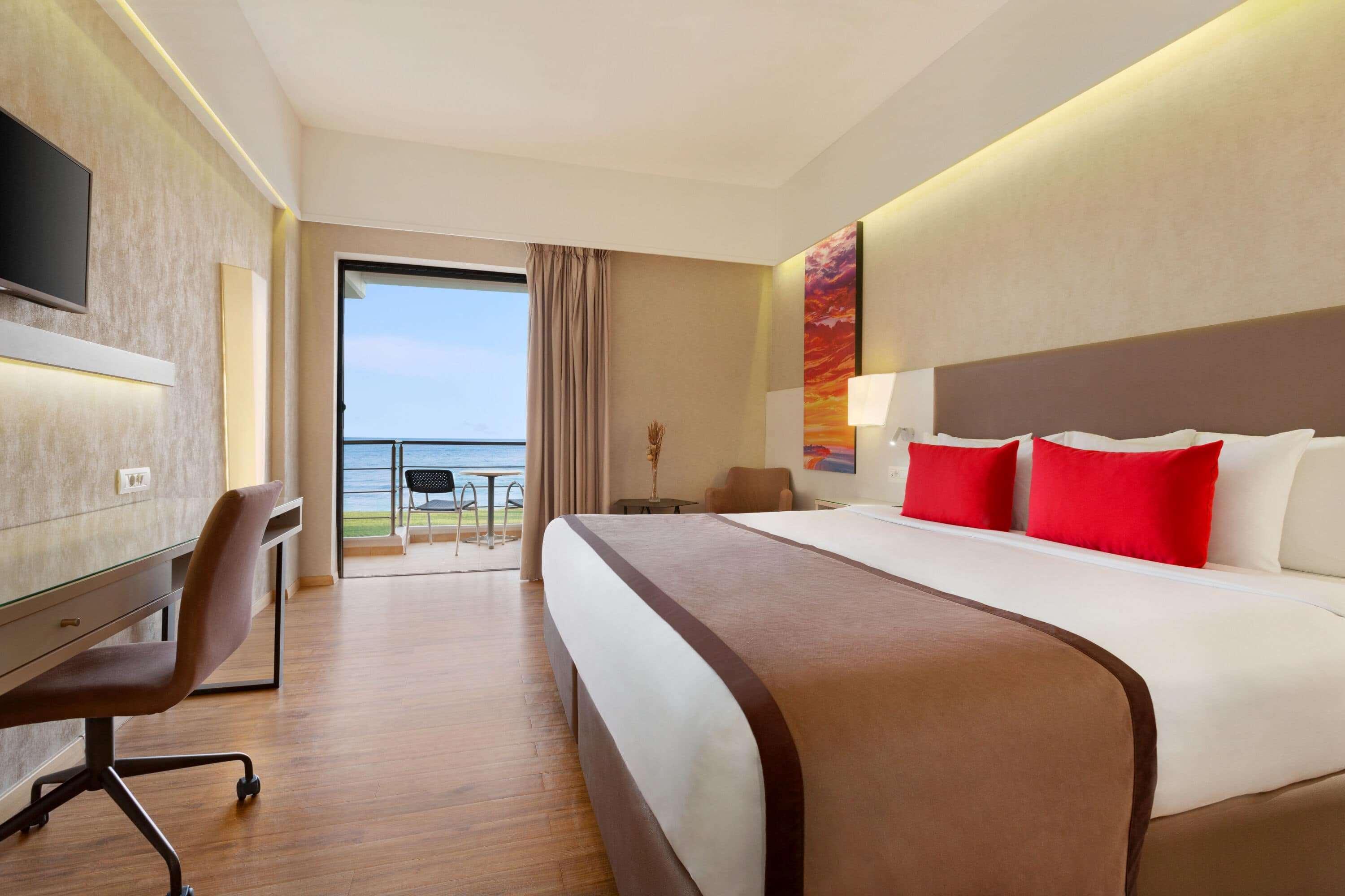 色雷斯温德姆华美达广场酒店 亚历山德鲁波利斯 外观 照片 A room at the Hilton Garden Inn, Dar es Salaam