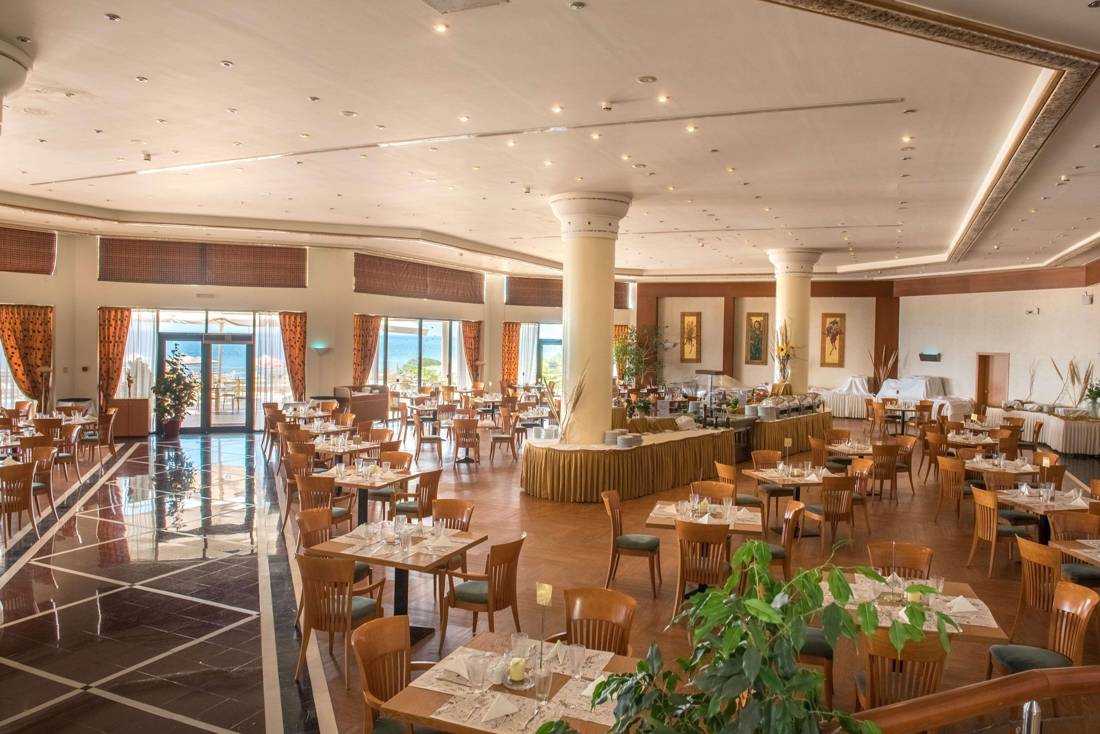色雷斯温德姆华美达广场酒店 亚历山德鲁波利斯 外观 照片 The restaurant