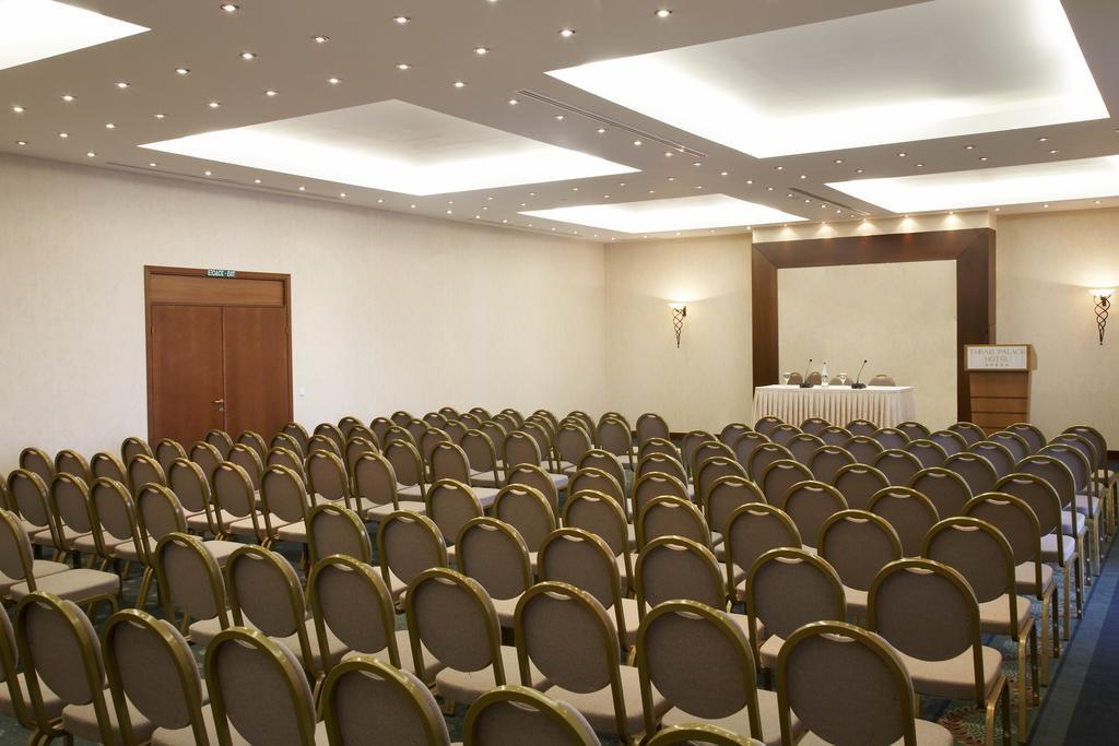 色雷斯温德姆华美达广场酒店 亚历山德鲁波利斯 外观 照片 A typical conference room