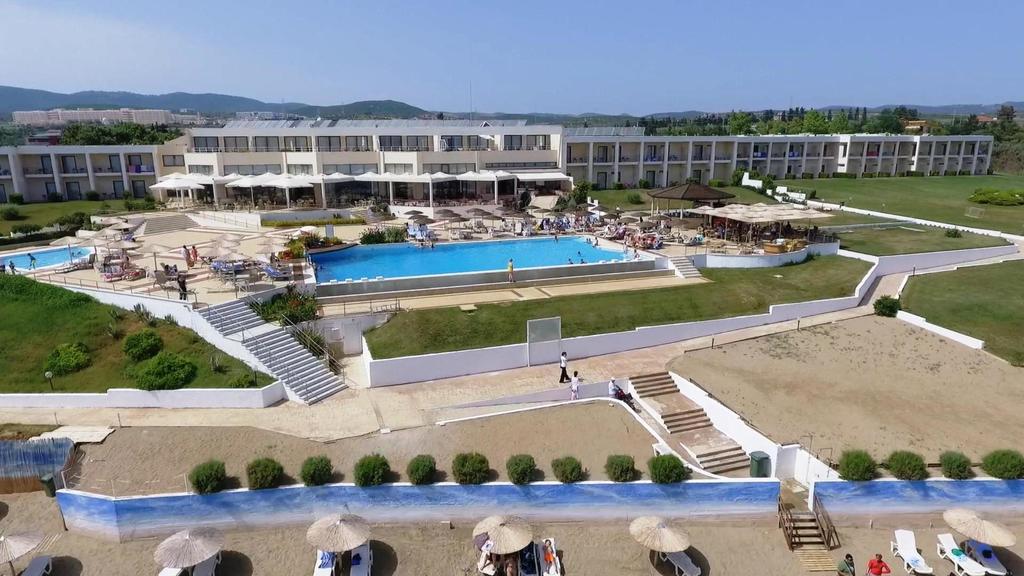色雷斯温德姆华美达广场酒店 亚历山德鲁波利斯 外观 照片 The hotel complex
