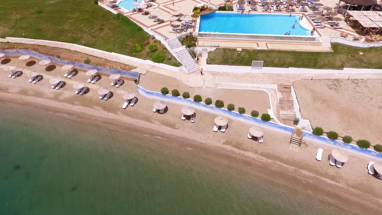 色雷斯温德姆华美达广场酒店 亚历山德鲁波利斯 外观 照片 Aerial view of the beach