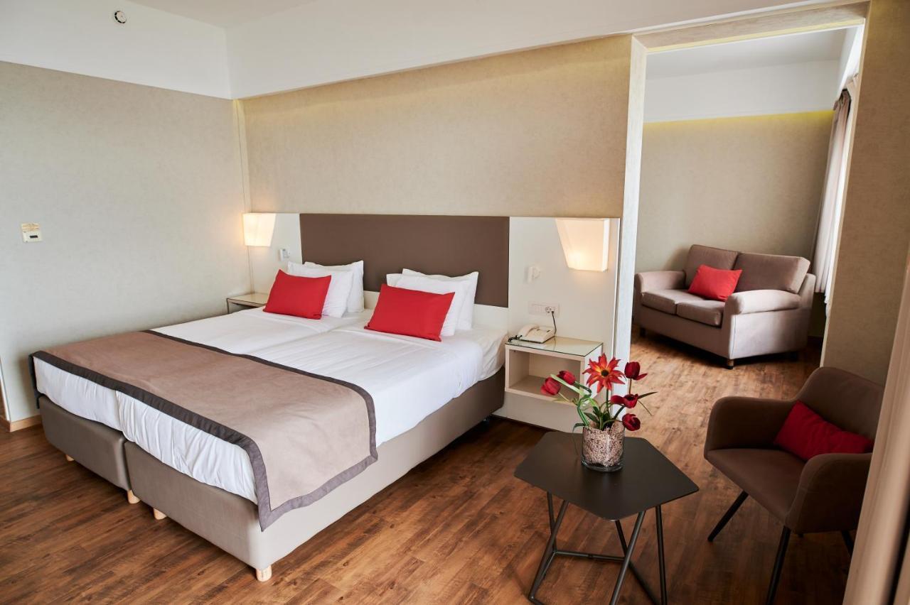 色雷斯温德姆华美达广场酒店 亚历山德鲁波利斯 外观 照片 A room at the hotel
